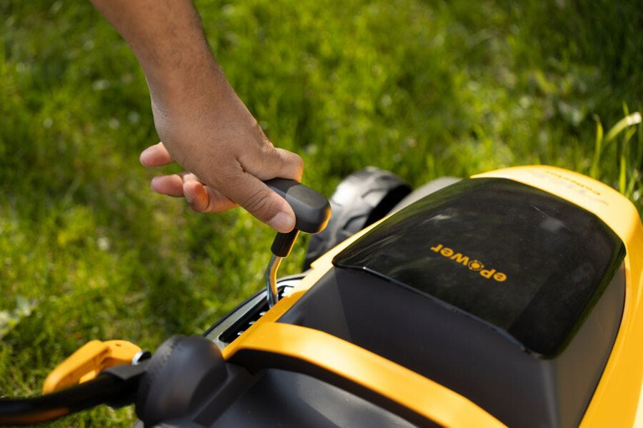 tosaerba a batteria - kit collector 136e
